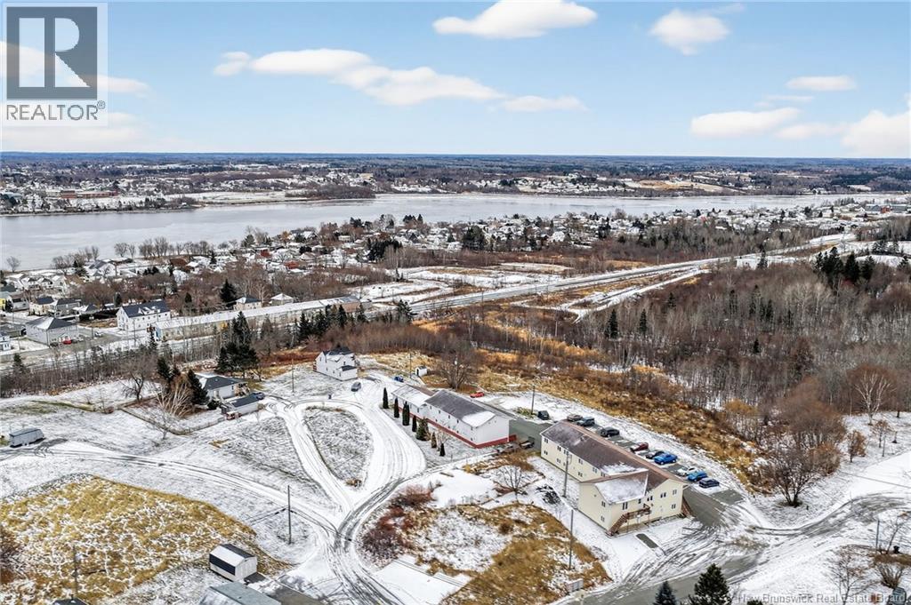 725 Univesity Drive, Bathurst, New Brunswick E2A 0A9 - Photo 22 - NB130947