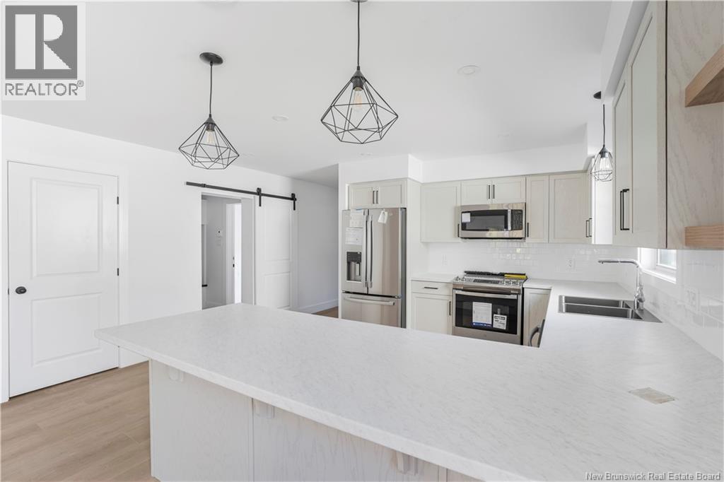 4-14 Terry Fox Drive, Oromocto, New Brunswick E2V 0R6 - Photo 4 - NB130876