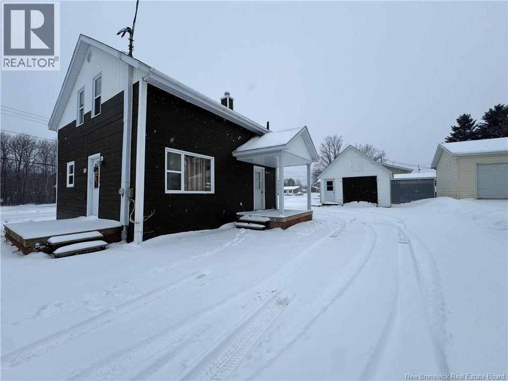 30 Évangéline Street, Saint-Quentin, New Brunswick  E8A 1M6 - Photo 17 - NB130979