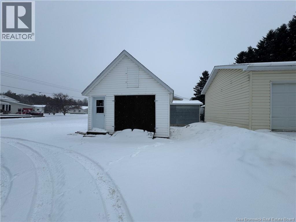 30 Évangéline Street, Saint-Quentin, New Brunswick  E8A 1M6 - Photo 18 - NB130979