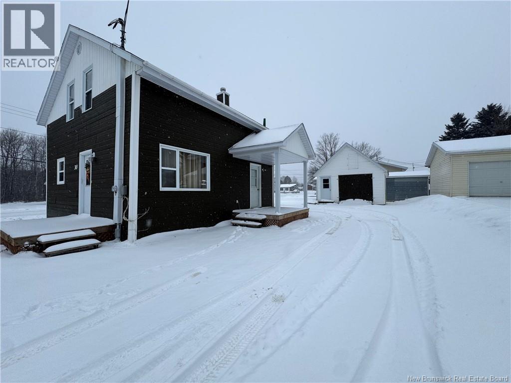30 Évangéline Street, Saint-Quentin, New Brunswick  E8A 1M6 - Photo 2 - NB130979
