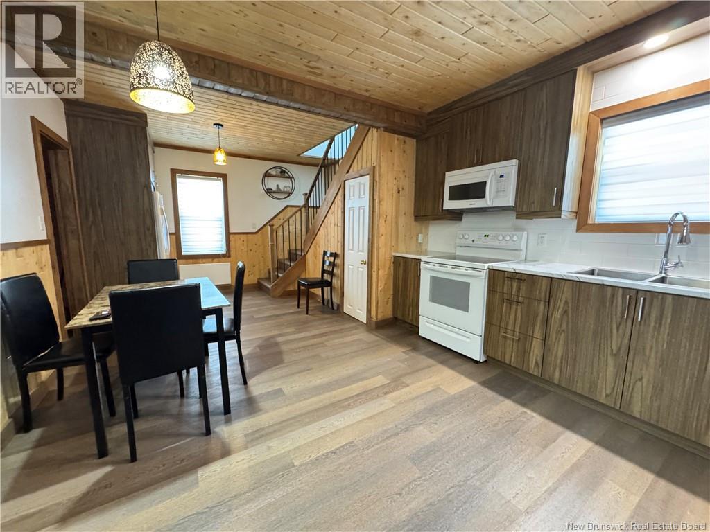 30 Évangéline Street, Saint-Quentin, New Brunswick  E8A 1M6 - Photo 3 - NB130979