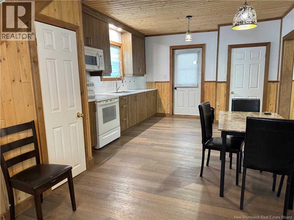 30 Évangéline Street, Saint-Quentin, New Brunswick  E8A 1M6 - Photo 4 - NB130979