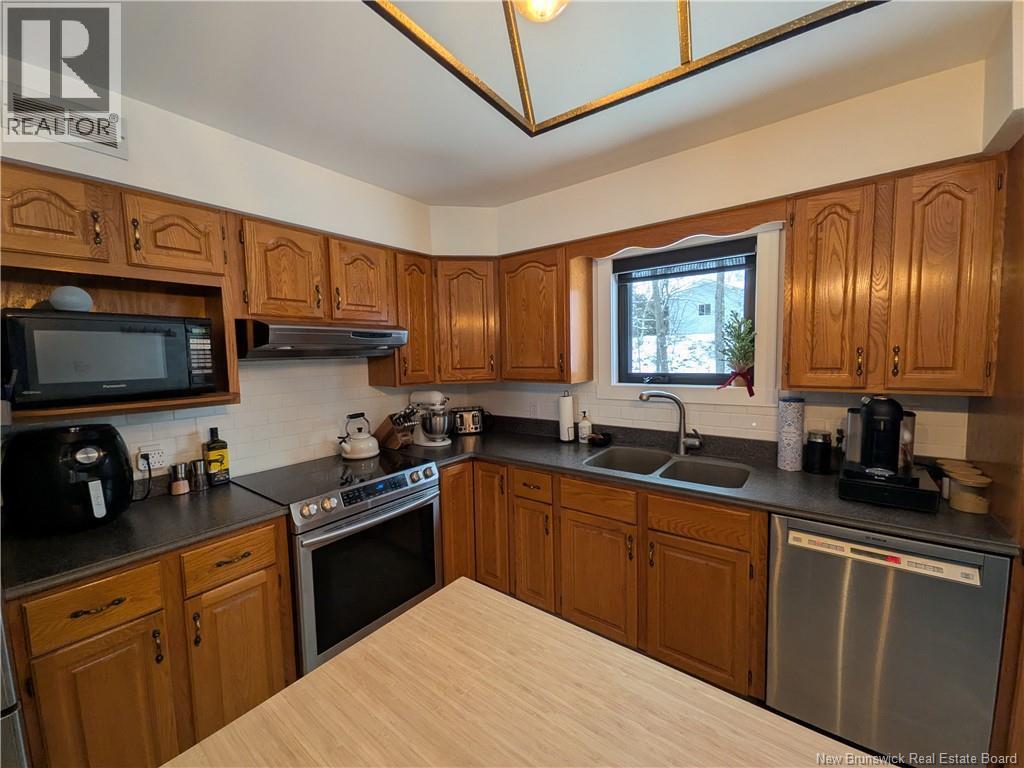 103 Squires Street, Woodstock, New Brunswick  E7M 2S4 - Photo 11 - NB130969