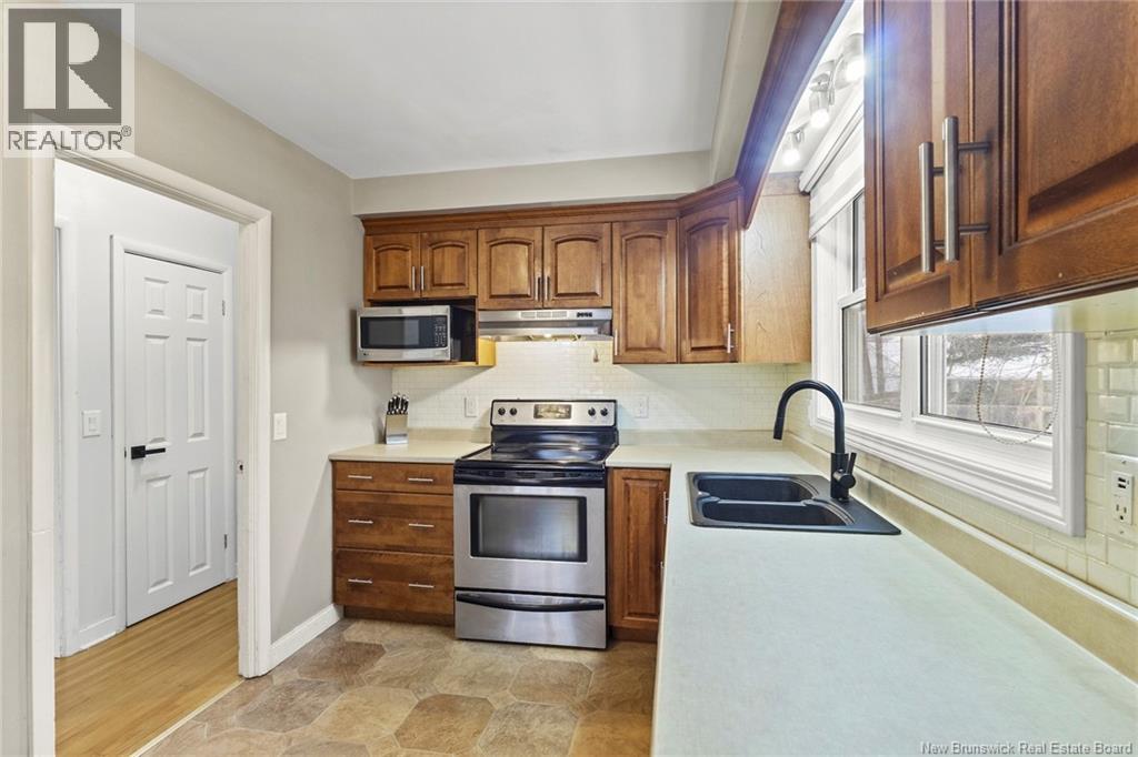 201 Willow Avenue, Fredericton, New Brunswick  E3A 2E3 - Photo 17 - NB130993