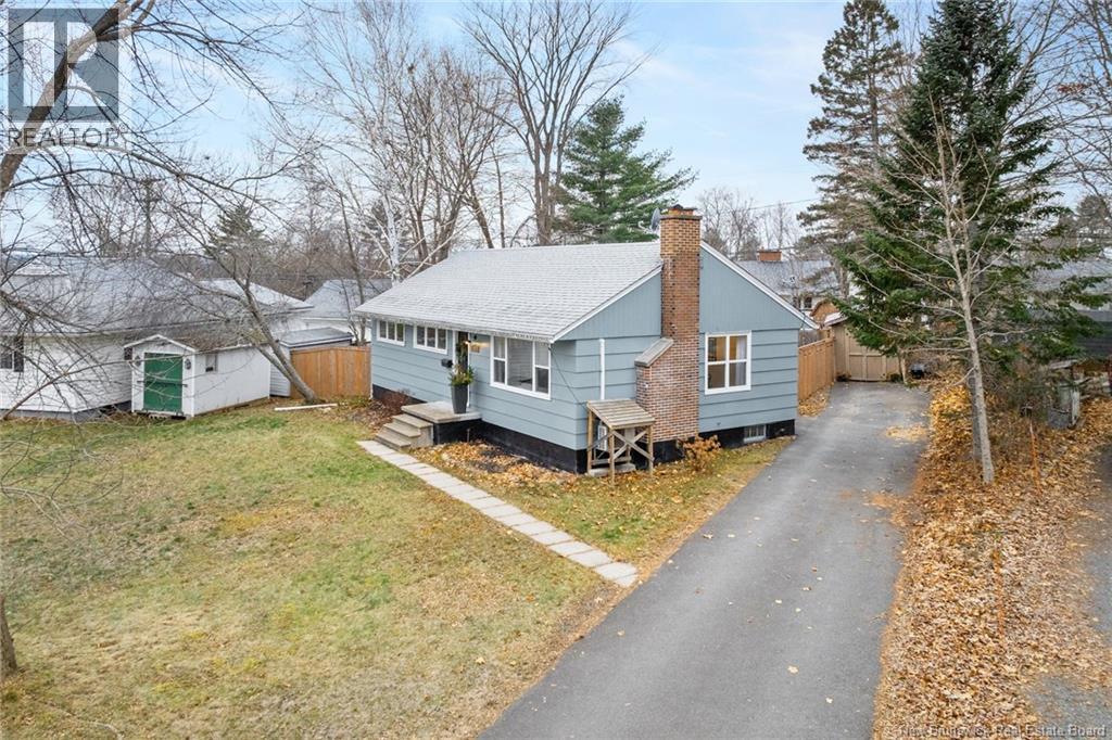 201 Willow Avenue, Fredericton, New Brunswick  E3A 2E3 - Photo 3 - NB130993