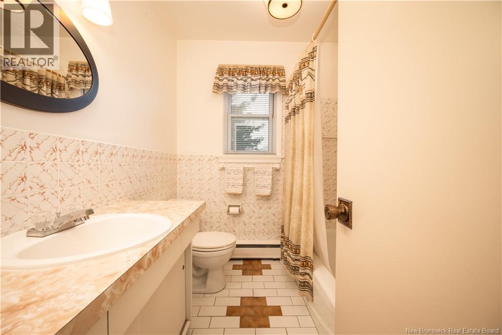 200 Mount Royal Boulevard, Moncton, New Brunswick E1E 2W1 - Photo 23 - NB130977