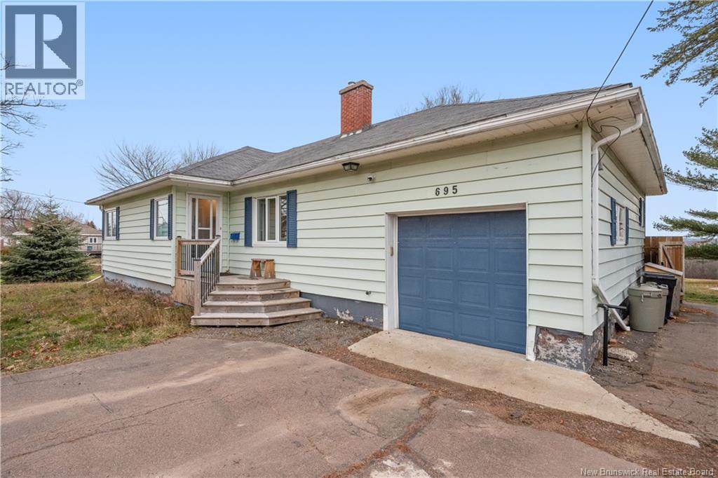 695 Hillsborough Road, Riverview, New Brunswick  E1B 3W1 - Photo 2 - NB131054