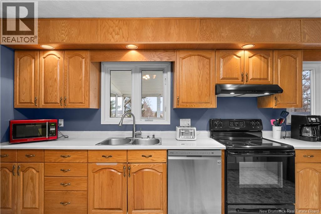 695 Hillsborough Road, Riverview, New Brunswick  E1B 3W1 - Photo 5 - NB131054