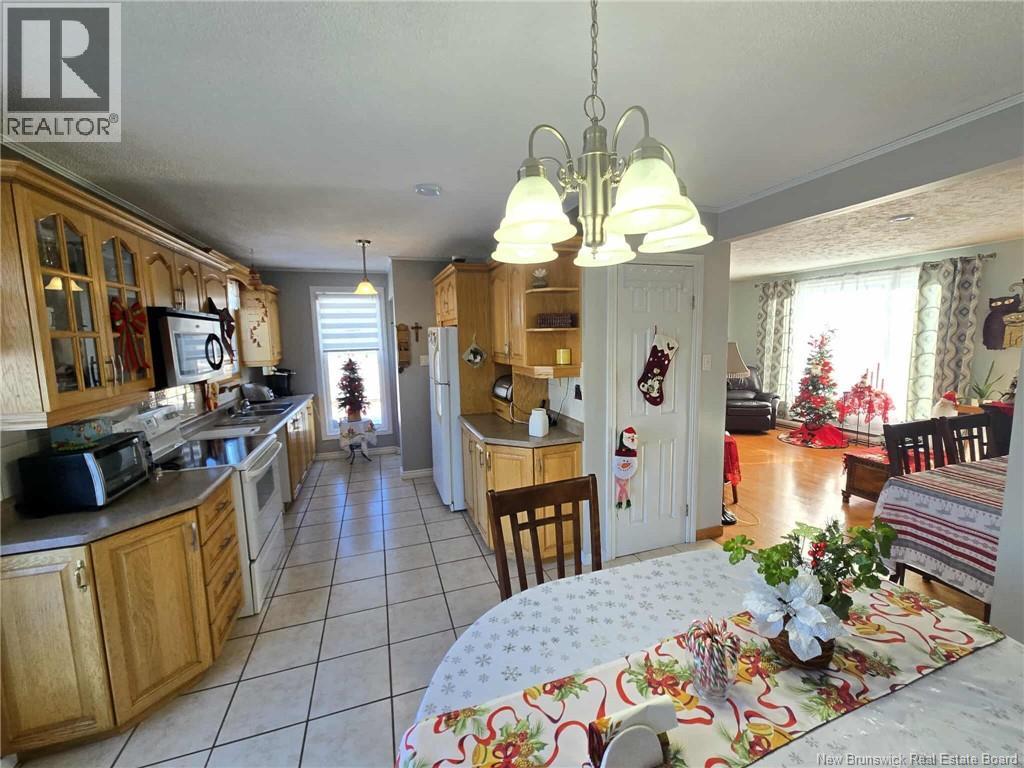 210 Francine, Beresford, New Brunswick  E8K 1N8 - Photo 5 - NB131137