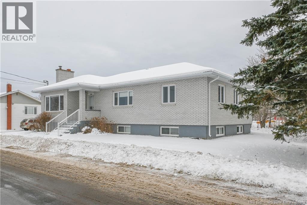 142 4e Street, Shippagan, New Brunswick  E8S 2J8 - Photo 2 - NB131959