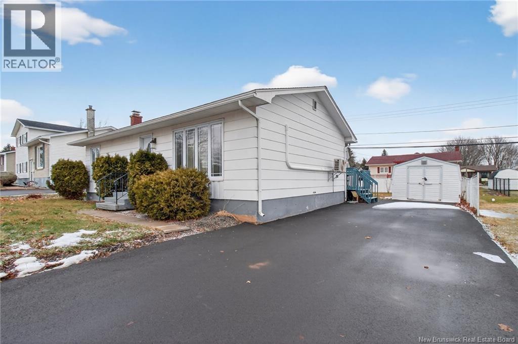 15 Magellan Drive, Moncton, New Brunswick E1A 5P3 - Photo 2 - NB132242