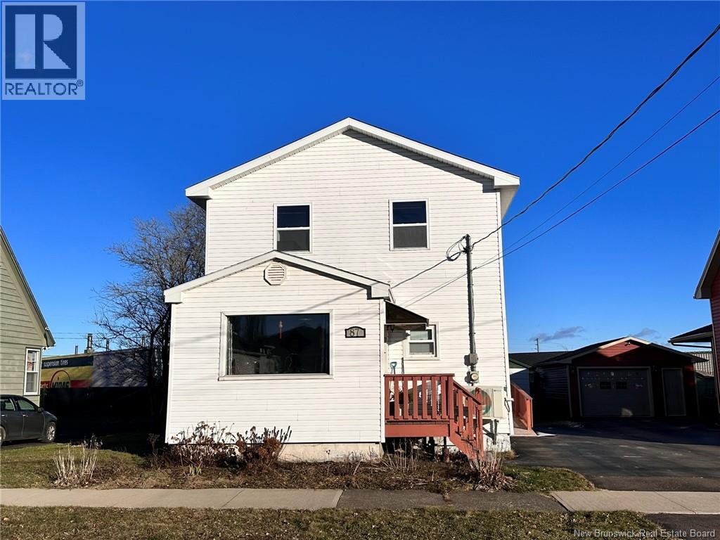 87 Oakland Avenue, Moncton, New Brunswick E1C 7N9 - Photo 2 - NB132474