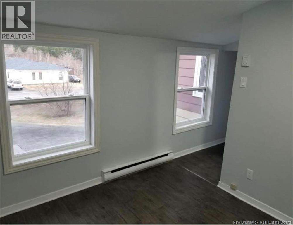 292 Parc Ouest Street, Beresford, New Brunswick  E8K 2E8 - Photo 13 - NB133125