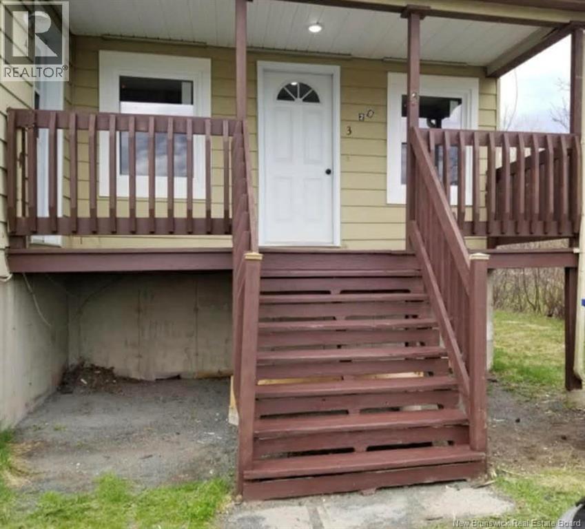 292 Parc Ouest Street, Beresford, New Brunswick  E8K 2E8 - Photo 3 - NB133125