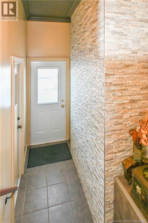 262 Savard Street, Caraquet, New Brunswick  E1W 1A4 - Photo 13 - NB133496
