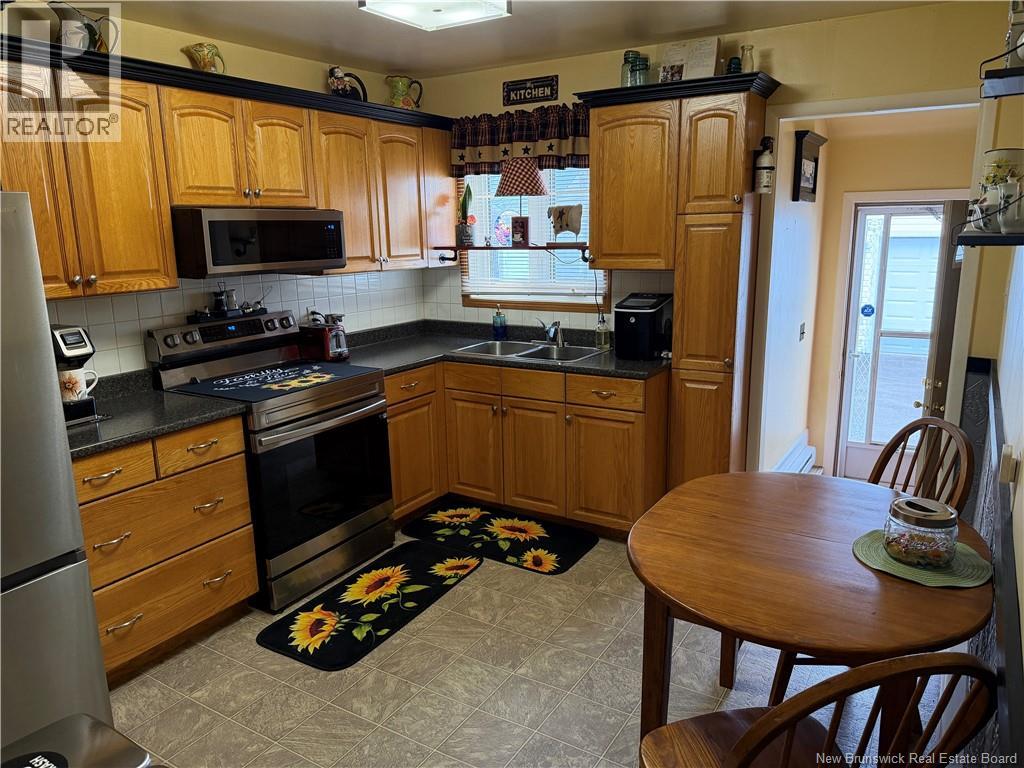 196 Waverley Avenue, Moncton, New Brunswick  E1C 7V4 - Photo 4 - NB133466