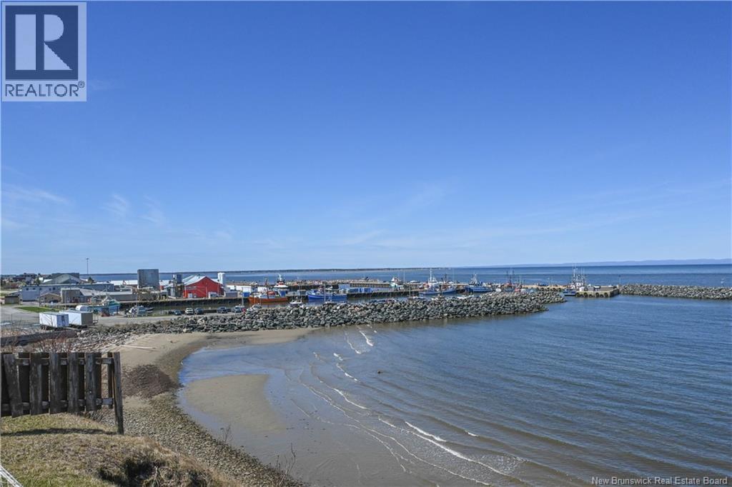 89 Saint-Pierre Est Boulevard, Caraquet, New Brunswick  E1W 1B6 - Photo 8 - NB133548