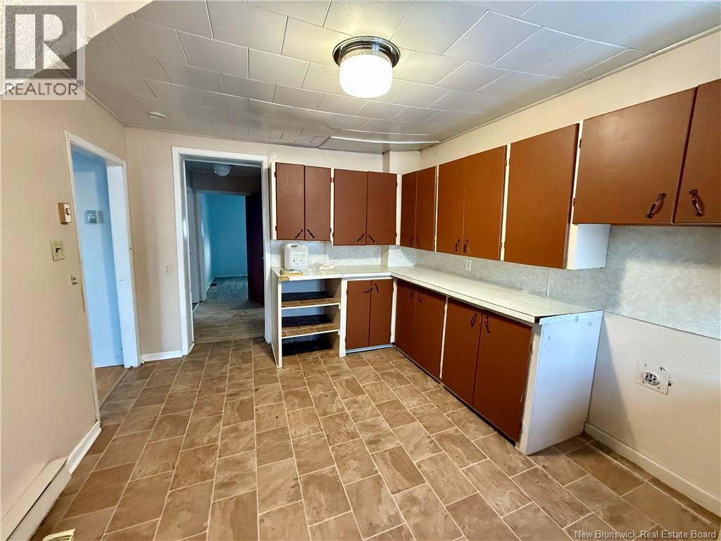 62 Duncan Street, Campbellton, New Brunswick E3N 2K9 - Photo 3 - NB133602