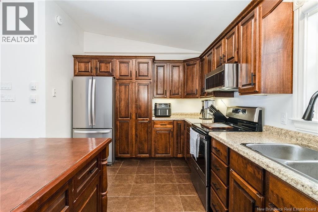 122 Parkwood Drive, Woodstock, New Brunswick E7M 5G1 - Photo 9 - NB134182