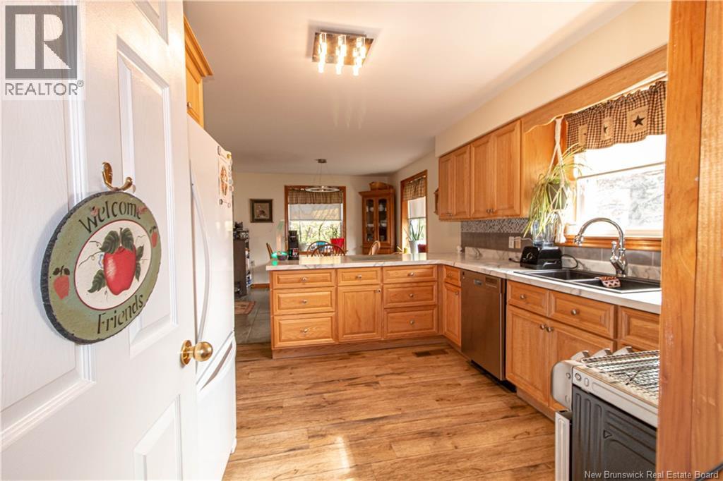 27 Maxwell Drive, Sussex, New Brunswick  E4E 2E1 - Photo 6 - NB134509