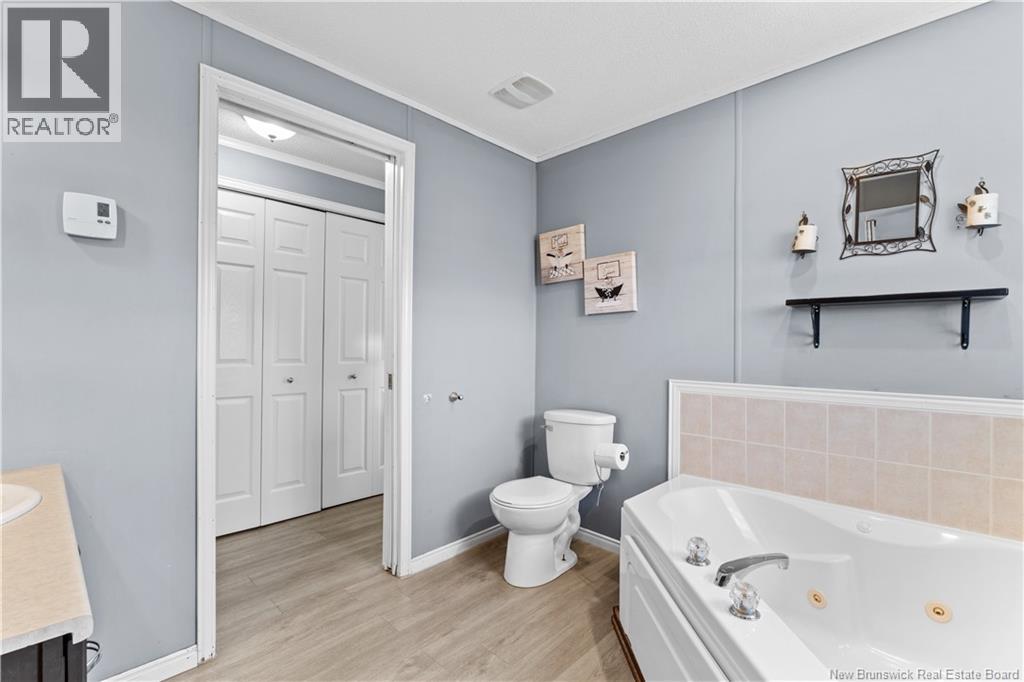 42 Tracadie Drive, Dieppe, New Brunswick  E1A 8P2 - Photo 11 - NB134912