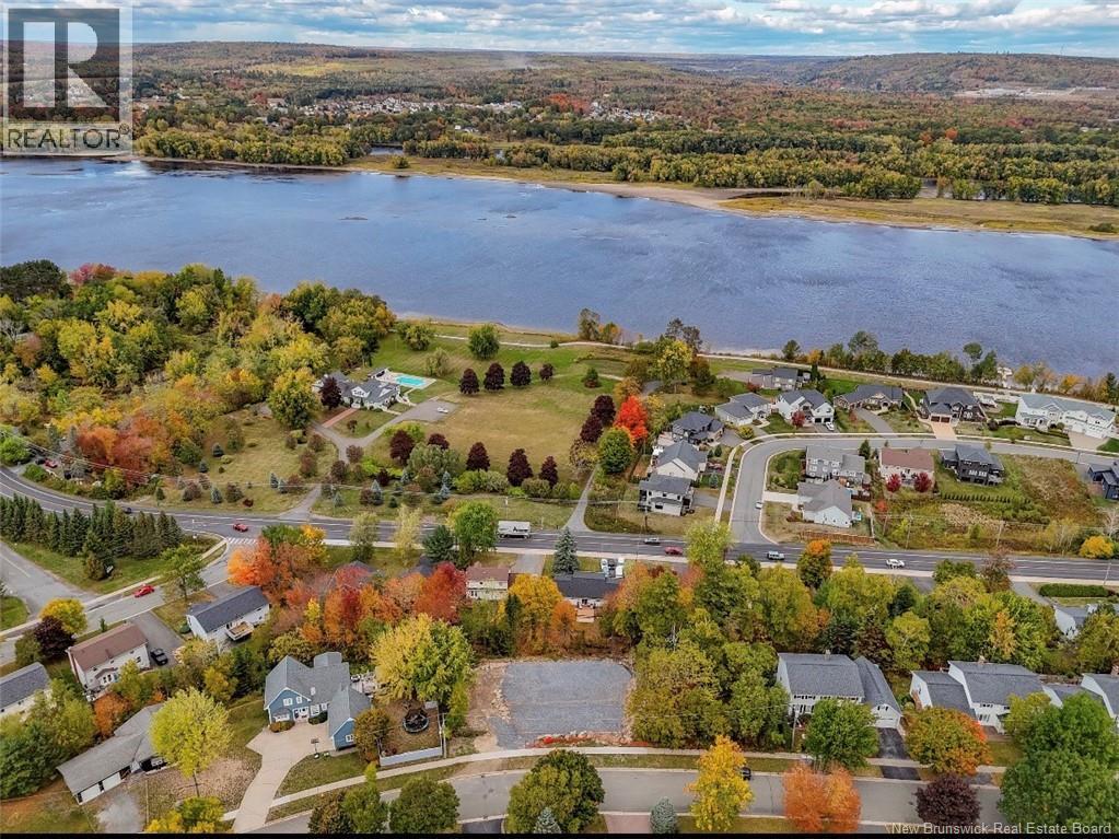 53 Kingswood Drive, Fredericton, New Brunswick E3B 6Z8 - Photo 7 - NB134951