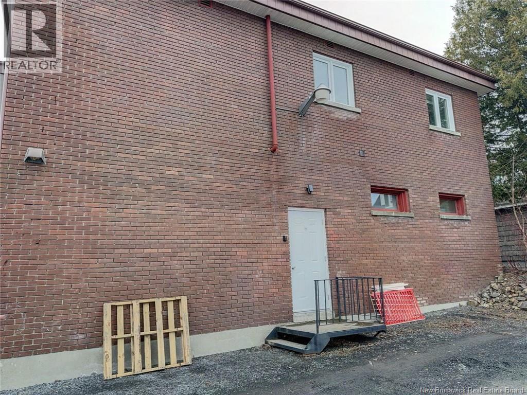 59 Queen Street, Edmundston, New Brunswick  E3V 1A4 - Photo 3 - NB135710
