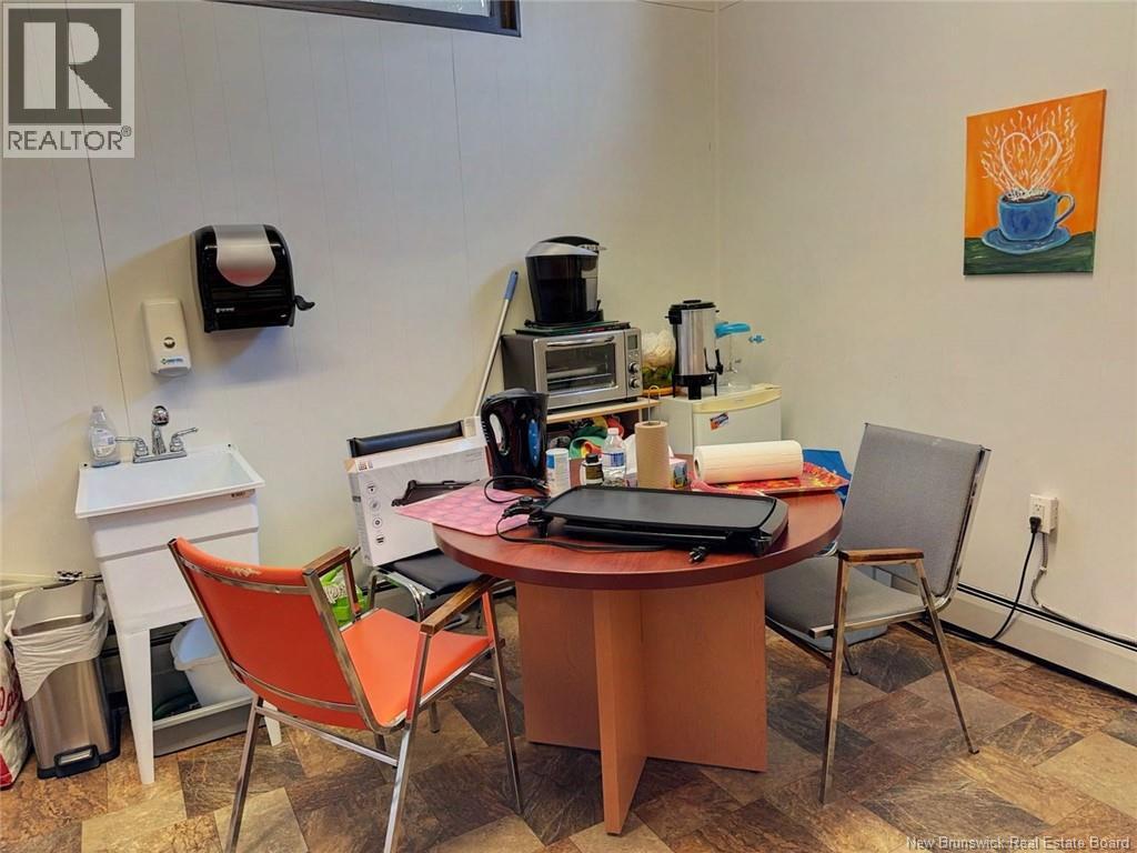 59 Queen Street, Edmundston, New Brunswick  E3V 1A4 - Photo 6 - NB135710