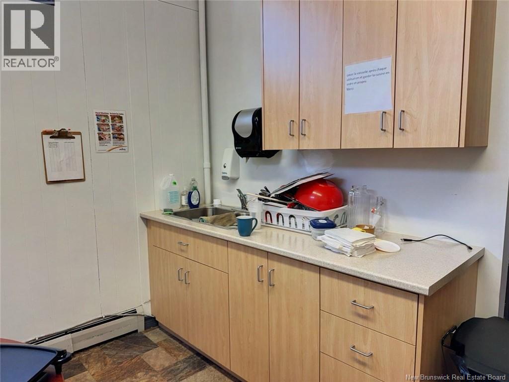 59 Queen Street, Edmundston, New Brunswick  E3V 1A4 - Photo 7 - NB135710