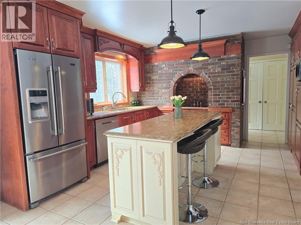 1025 Tamarack, Bathurst, New Brunswick  E2A 4G1 - Photo 18 - NB136023