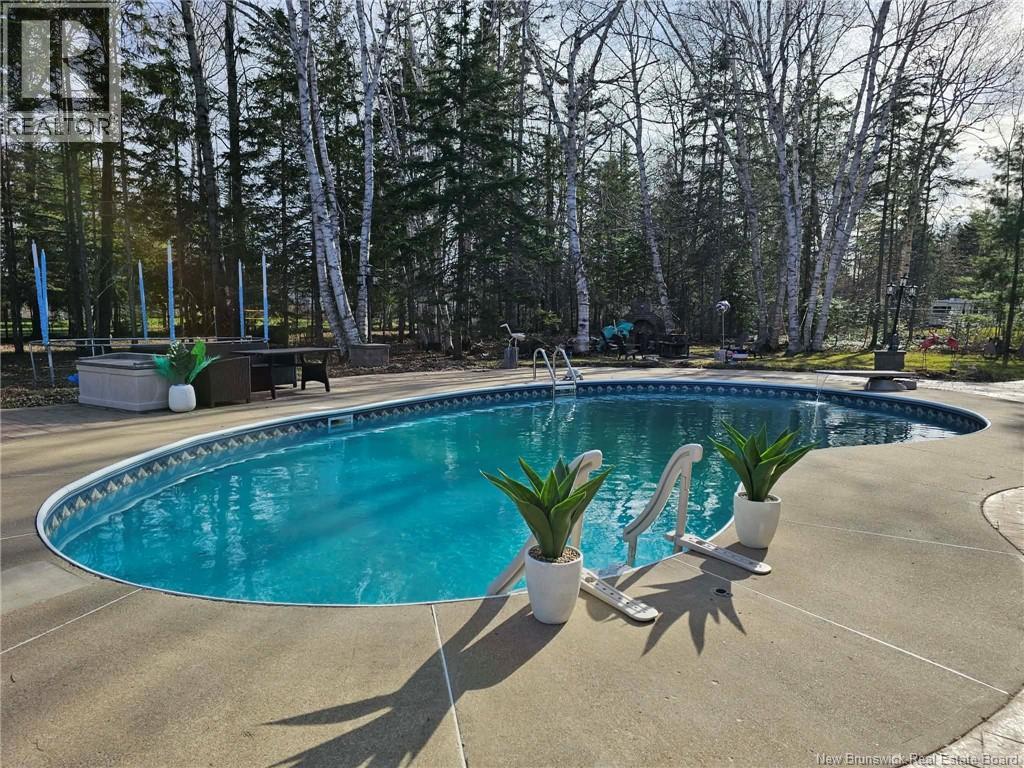 1025 Tamarack, Bathurst, New Brunswick  E2A 4G1 - Photo 8 - NB136023