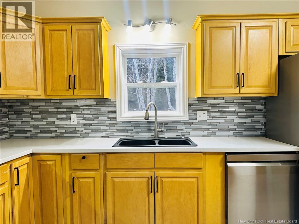 3107 King George Hwy, Miramichi, New Brunswick  E1V 7C1 - Photo 10 - NB136184