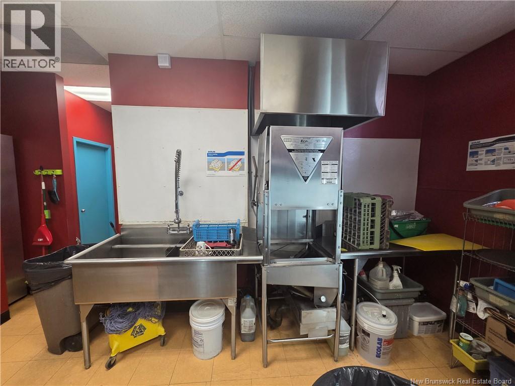 123 York Street, Fredericton, New Brunswick E3B 3N6 - Photo 11 - NB135912