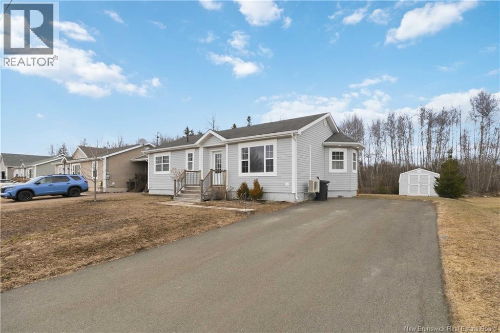 58 Wilfred, Dieppe, New Brunswick  E1A 0E4 - Photo 3 - NB136307