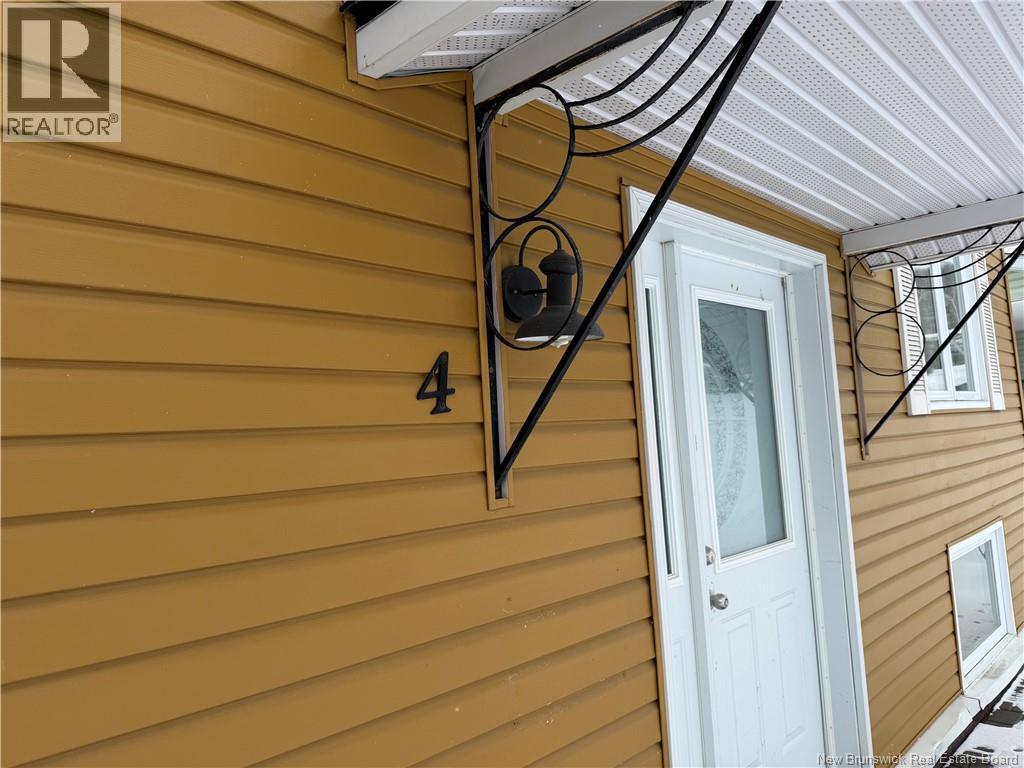 4 DubÉ Street, Edmundston, New Brunswick  E3V 2G2 - Photo 3 - NB136420