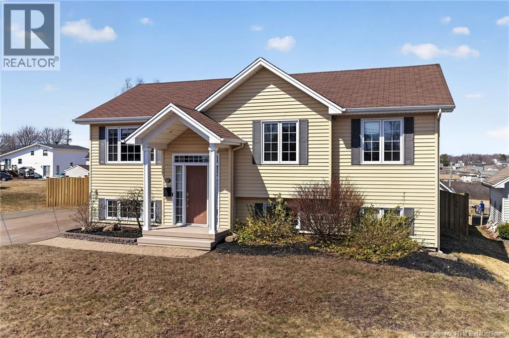 87 Fidele Court, Dieppe, New Brunswick E1A 0C9 - Photo 2 - NB136908