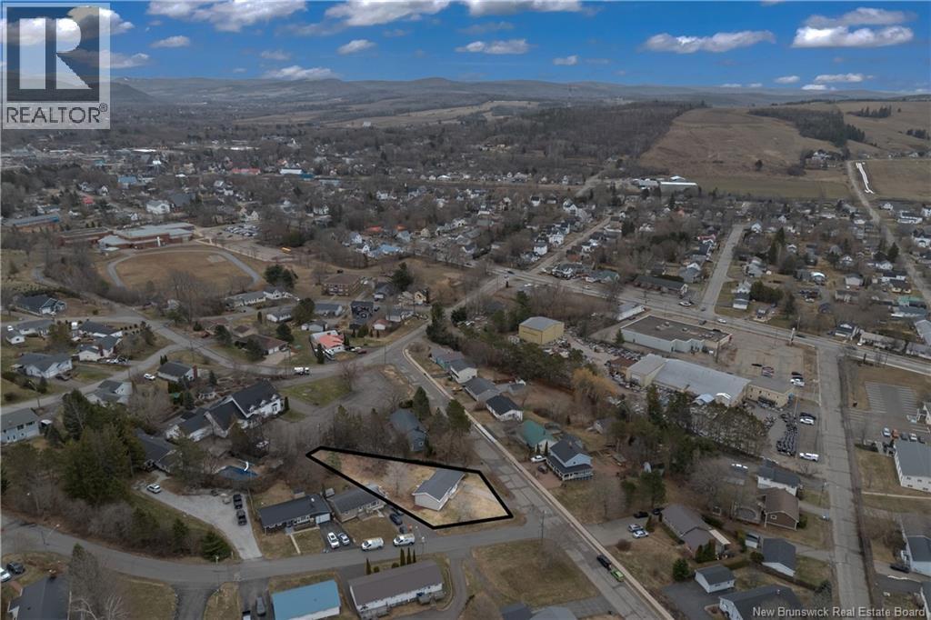 1 Broadview Avenue, Sussex, New Brunswick  E4E 1B9 - Photo 6 - NB137046