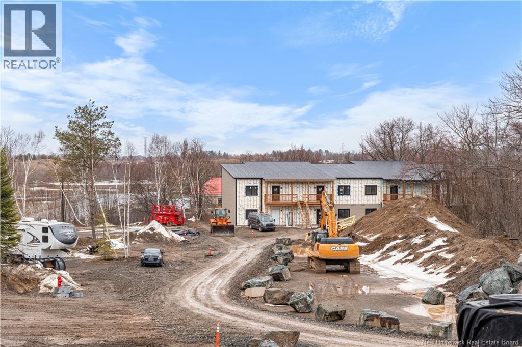1300 Golden Park Crescent Unit# 3, Bathurst, New Brunswick  E2A 1V1 - Photo 4 - NB138014