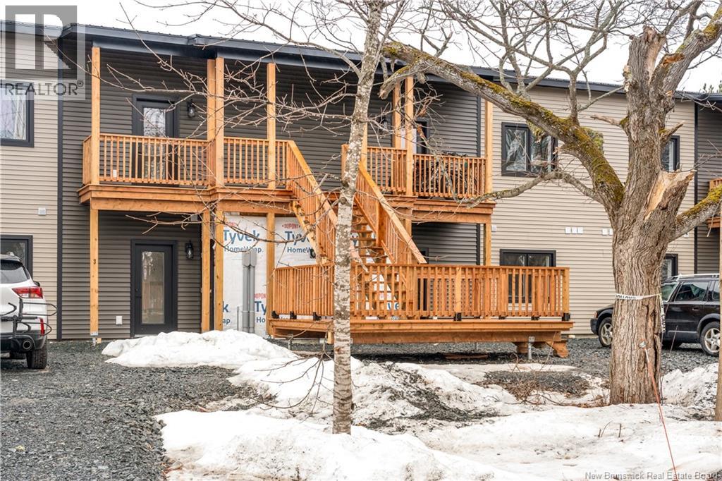 1300 Golden Park Crescent Unit# 2, Bathurst, New Brunswick E2A 1V1 - Photo 1 - NB138012