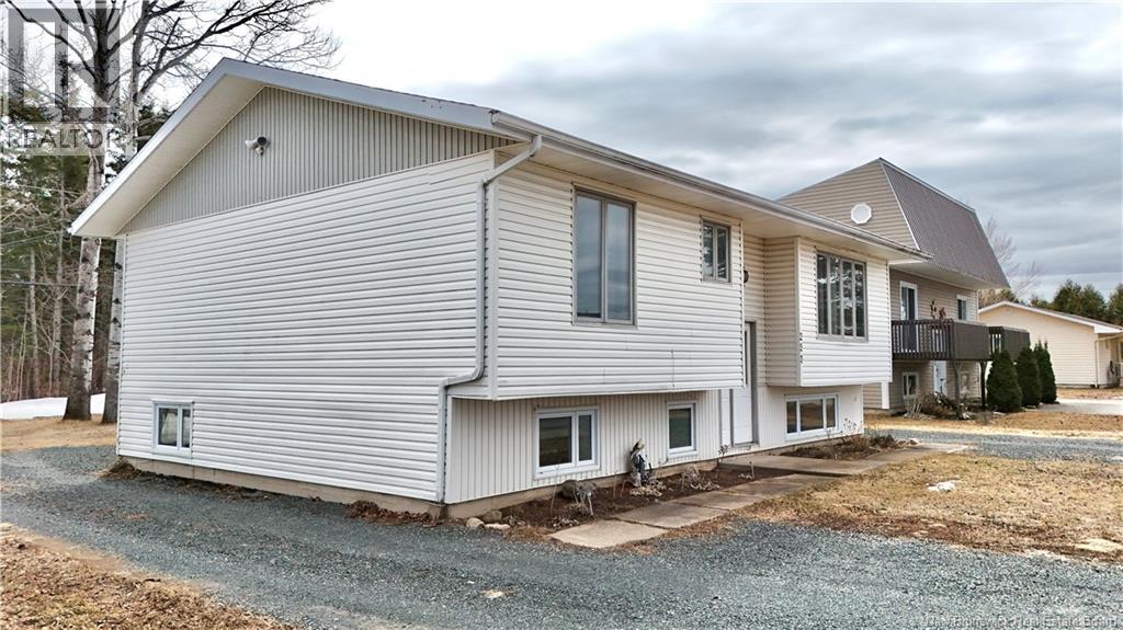 253 Jaques, Beresford, New Brunswick  E8K 1J9 - Photo 2 - NB138187