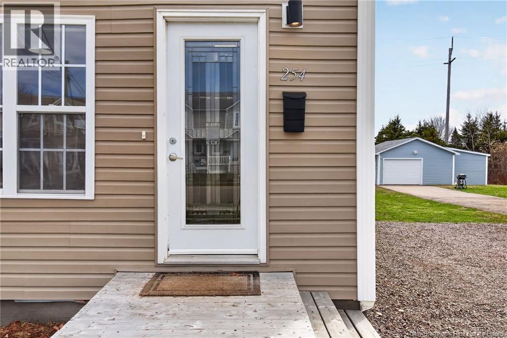 254 Highlandview Road, Moncton, New Brunswick  E1A 2L3 - Photo 4 - NB138373