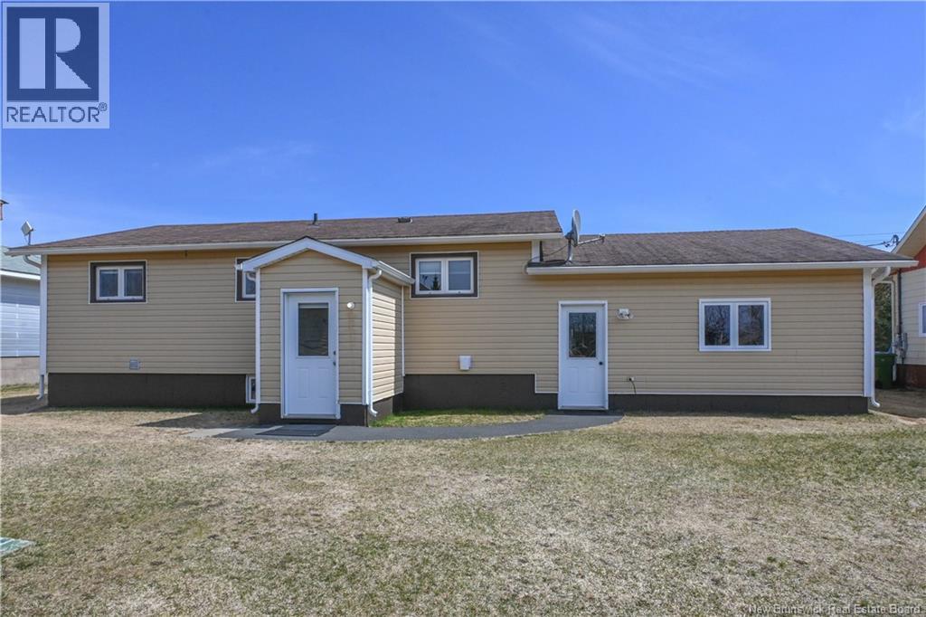 106 Des Champs Street, Lamèque, New Brunswick  E8T 1E7 - Photo 5 - NB138421