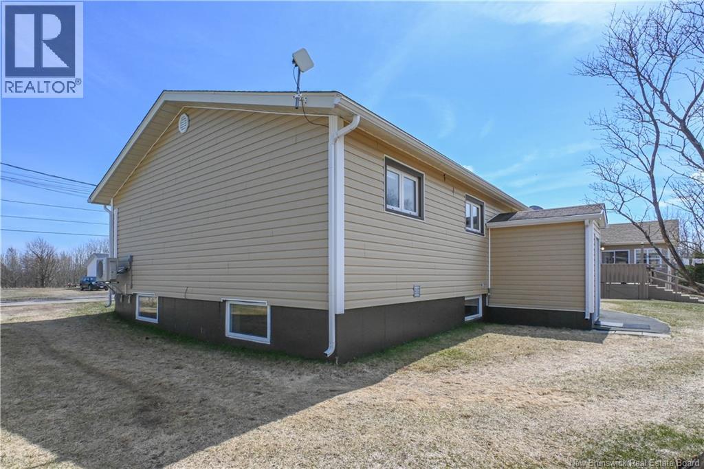 106 Des Champs Street, Lamèque, New Brunswick  E8T 1E7 - Photo 6 - NB138421