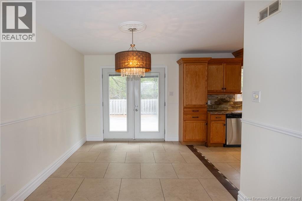 372 Kimble Drive, Fredericton, New Brunswick  E3B 6Y5 - Photo 5 - NB138570