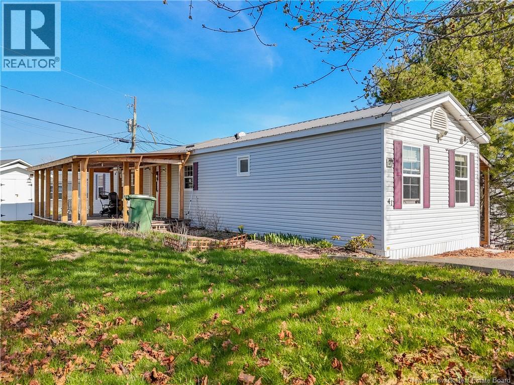 41 Bayberry Street, Fredericton, New Brunswick E3C 1L8 - Photo 1 - NB138357