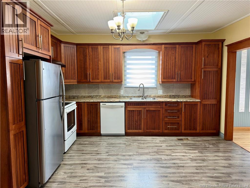 300 Boulevard St-Pierre Ouest, Caraquet, New Brunswick  E1W 1A3 - Photo 15 - NB138852