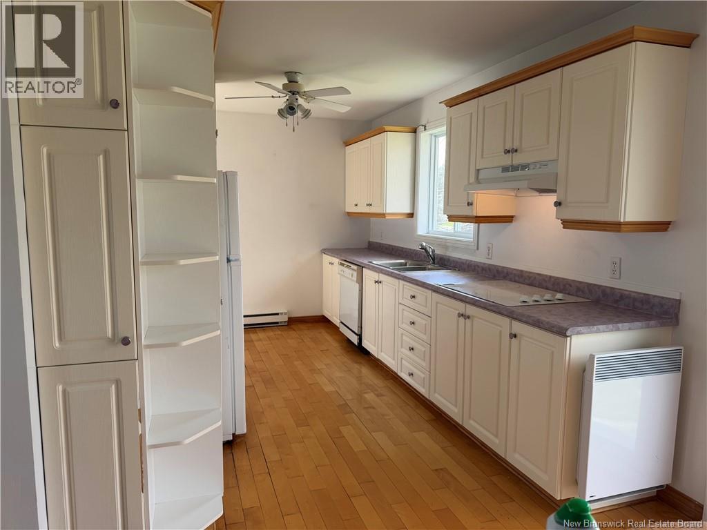18 Jeux De Lacadie Street, Lamèque, New Brunswick  E8T 1M3 - Photo 10 - NB136464