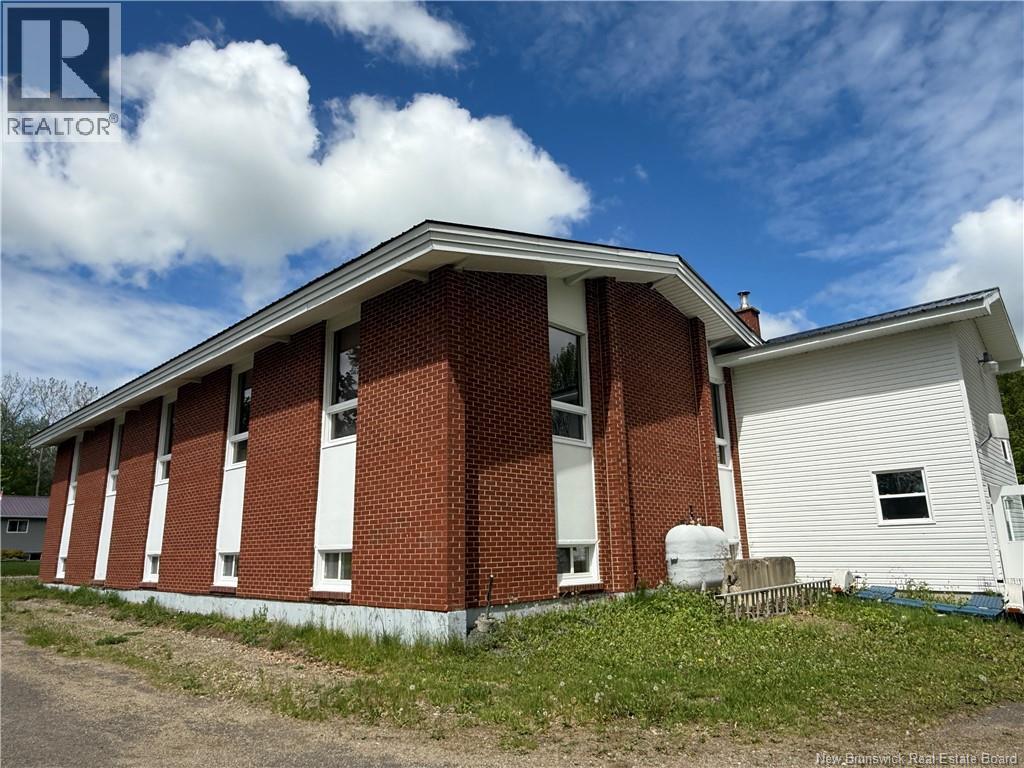 98 Mcnair Drive, Nackawic, New Brunswick  E6G 1A6 - Photo 46 - NB136757