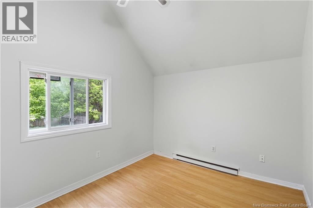 323 Saunders Street, Fredericton, New Brunswick  E3B 1T7 - Photo 19 - NB140810